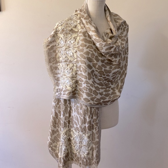Loft by Ann Taylor gold metallic tread embroidered flower sequins shawl, scarf - Picture 3 of 17